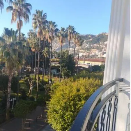 Karikatür Bi Otel Alanya