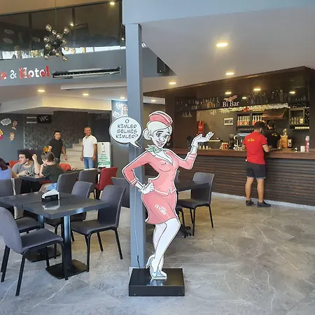 Karikatür Bi Hotel 4*