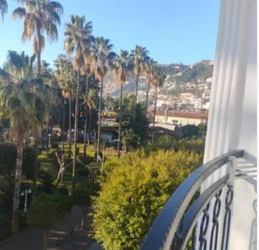 Karikatuer Bi Hotel Alanya